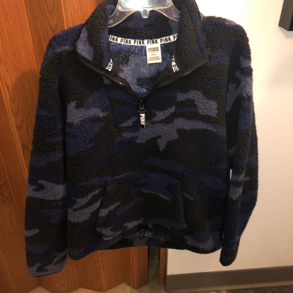 Vs pink camo Sherpa half zip up